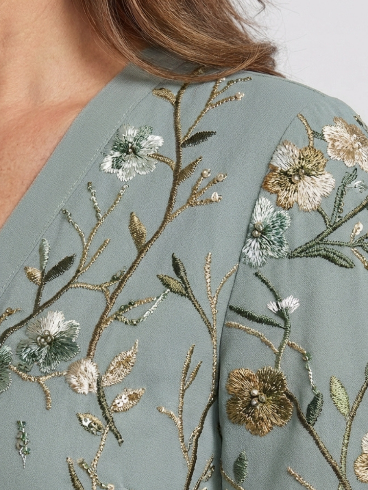 Evadne | Abito Lungo Floreale con Scollo a V e Maniche Corte
